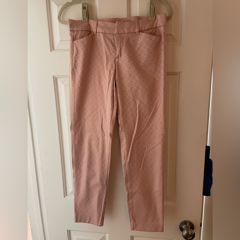 Old Navy pixie mid-rise pants in light pink jacquard